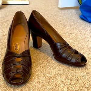 Vintage Vitality Peep-toe Heels